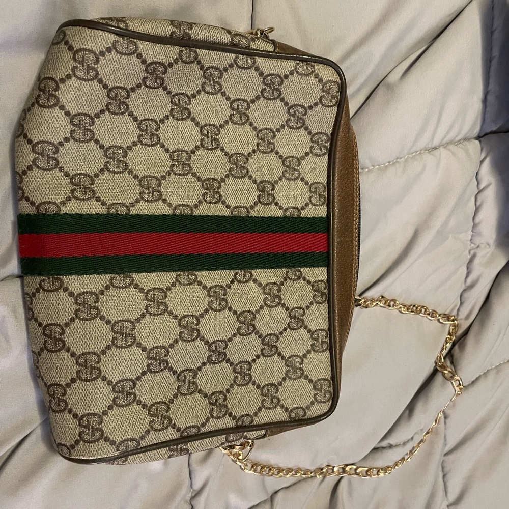 Authentic vintage Gucci crossbody makeup bag